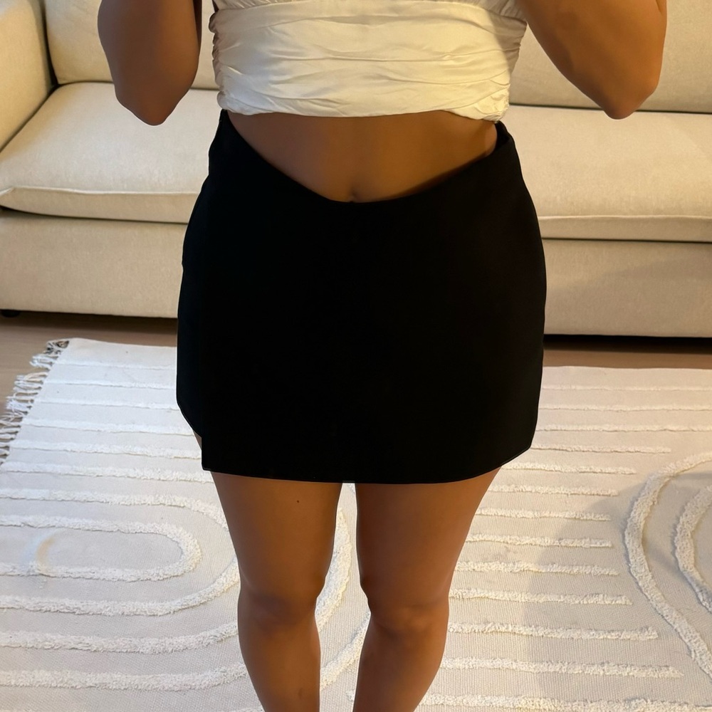 Black Skort